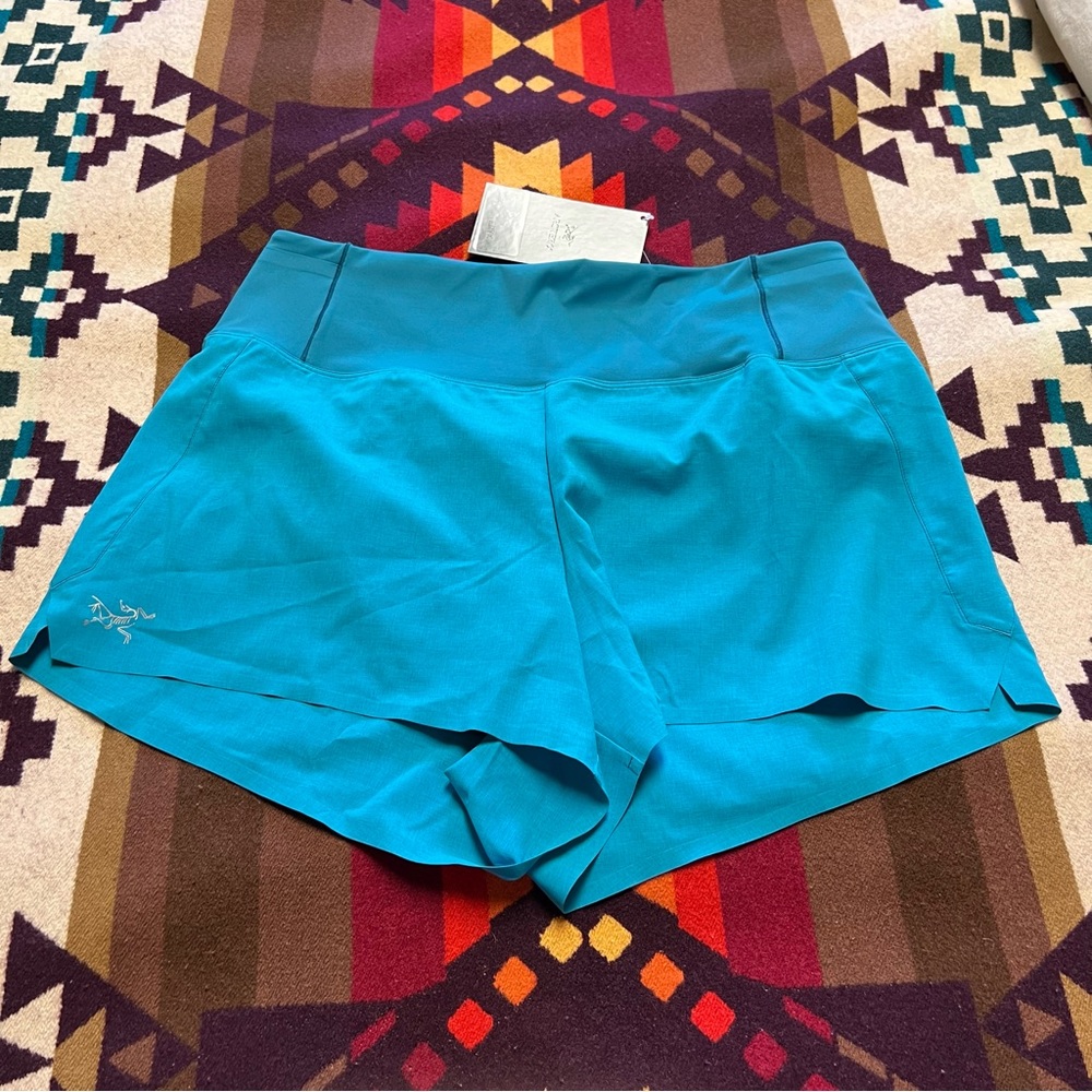 Essent high rise run shorts Arcteryx